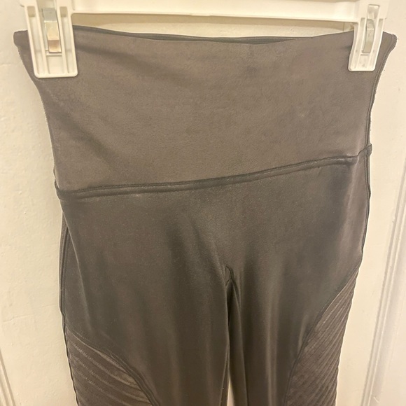 Spanx Moto Faux Leather Legging, Black, M - Picture 5 of 6